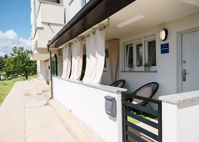 M Inn - Seaview With Sunny Terrace