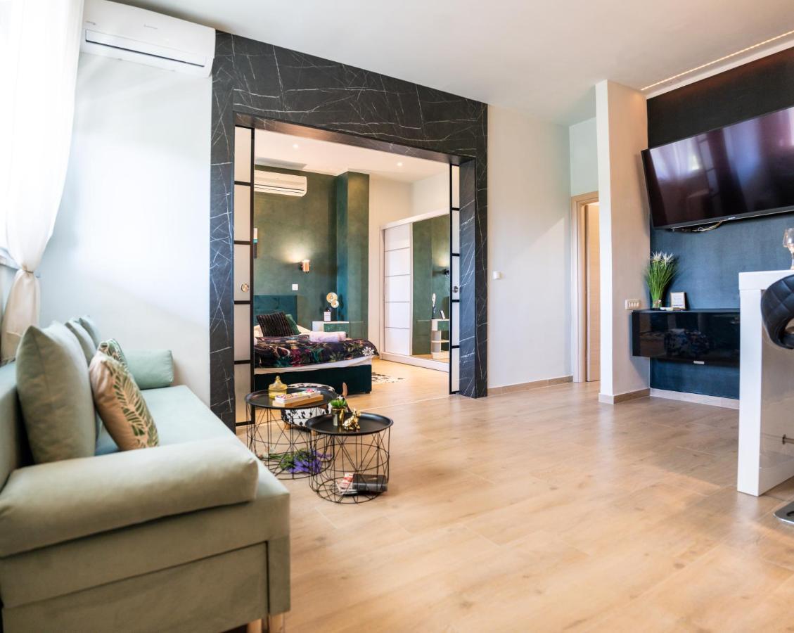 M - Seaview With Sunny Terrace Apartment